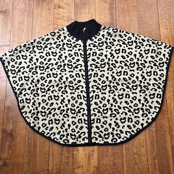 Anne Klein Poncho Sweater Leopard Print Size S - Picture 4 of 8